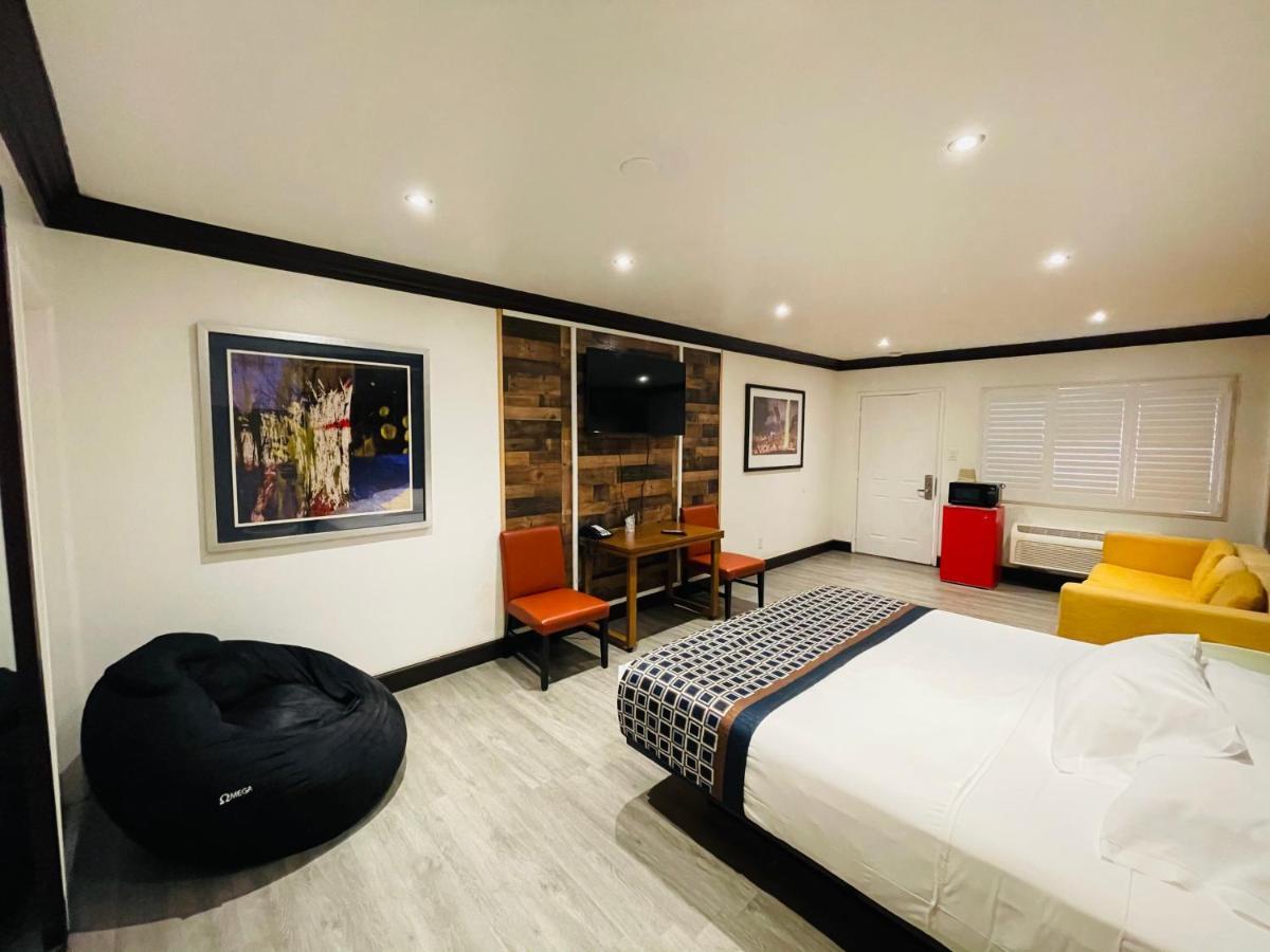 Casa Blanca Inn & Suites וויטייר מראה חיצוני תמונה