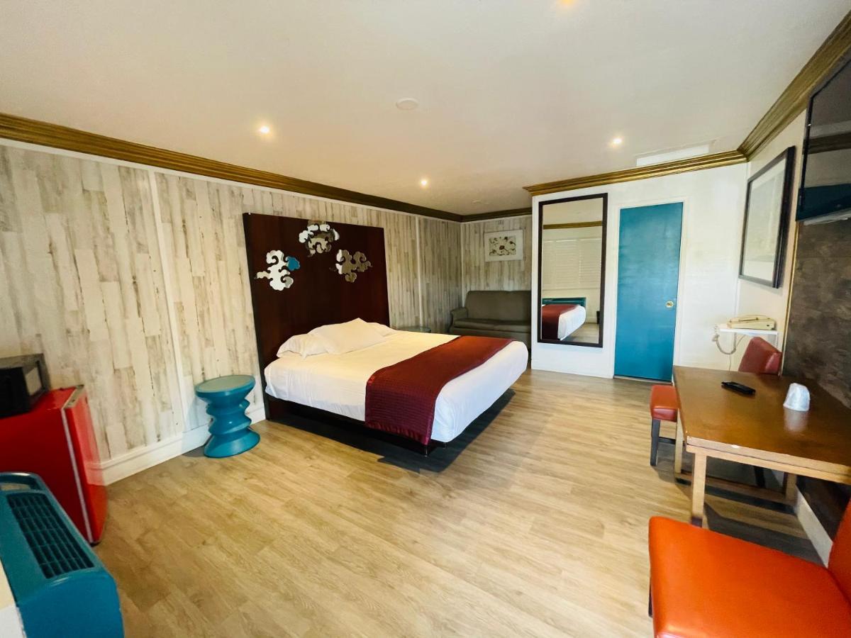 Casa Blanca Inn & Suites וויטייר מראה חיצוני תמונה