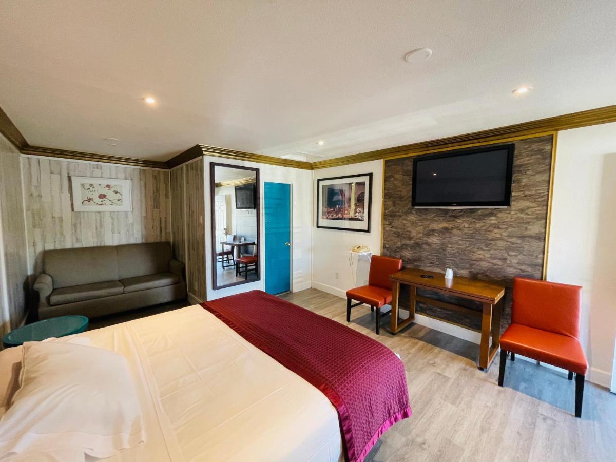 Casa Blanca Inn & Suites וויטייר מראה חיצוני תמונה