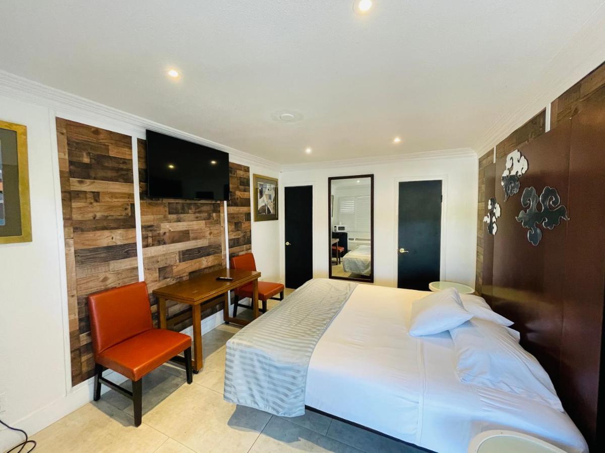 Casa Blanca Inn & Suites וויטייר מראה חיצוני תמונה