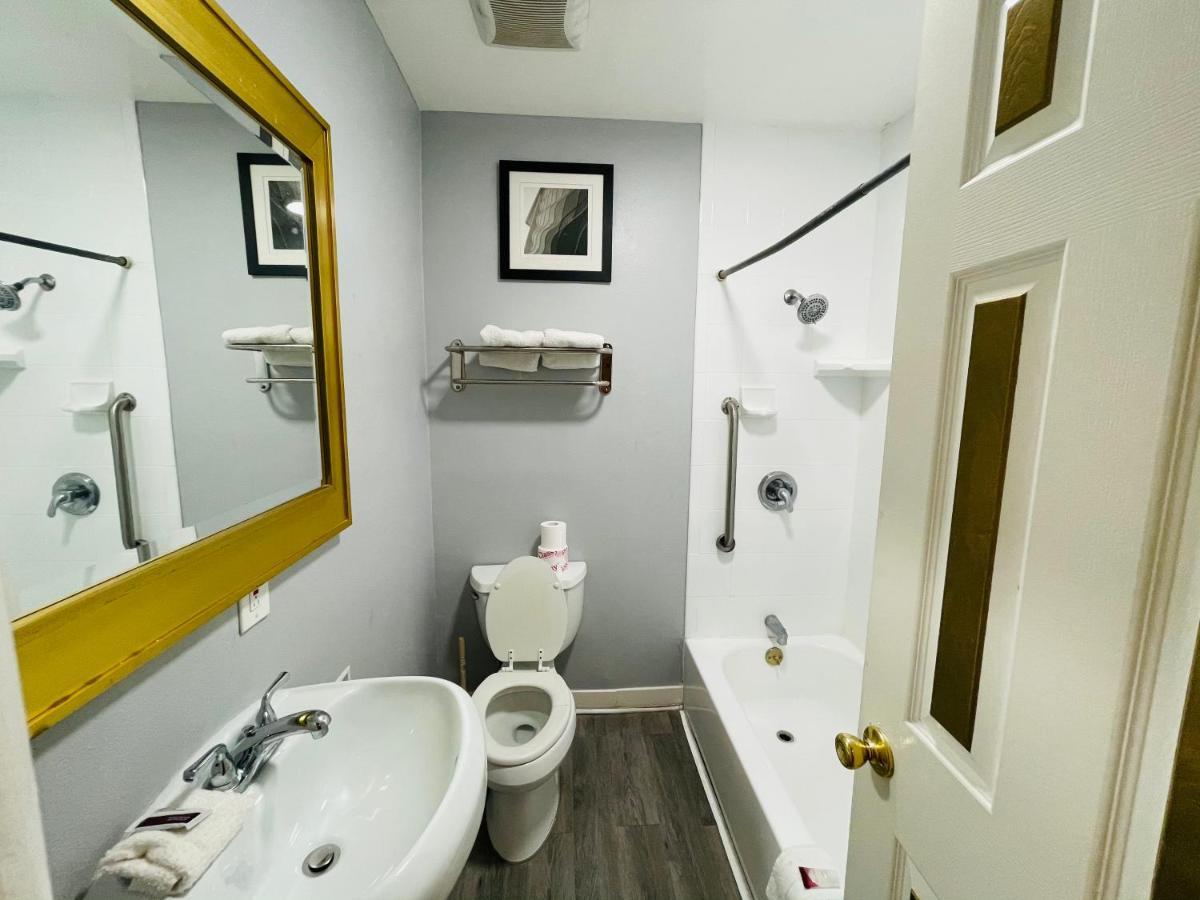 Casa Blanca Inn & Suites וויטייר מראה חיצוני תמונה
