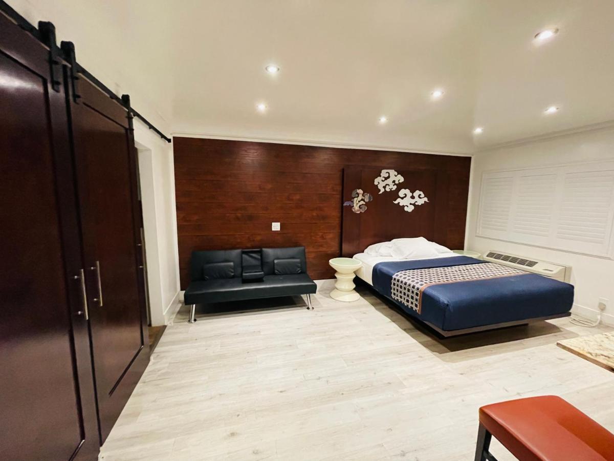 Casa Blanca Inn & Suites וויטייר מראה חיצוני תמונה