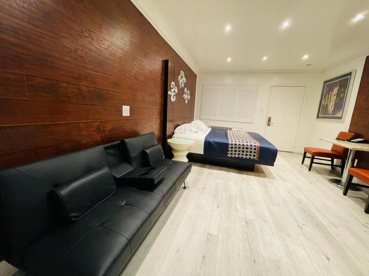 Casa Blanca Inn & Suites וויטייר מראה חיצוני תמונה