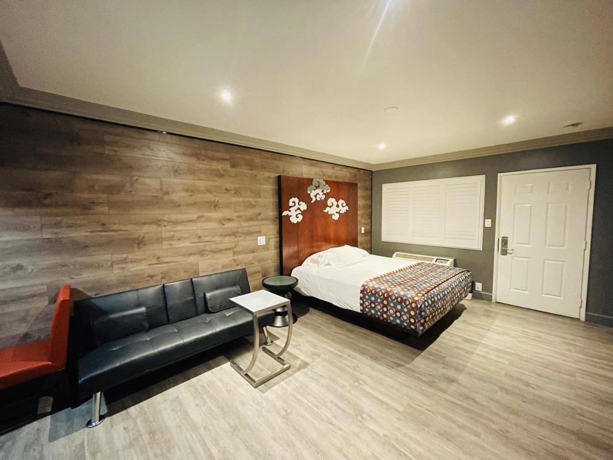 Casa Blanca Inn & Suites וויטייר מראה חיצוני תמונה