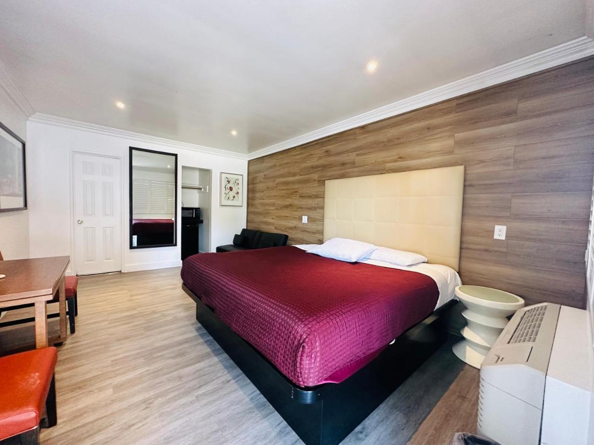 Casa Blanca Inn & Suites וויטייר מראה חיצוני תמונה