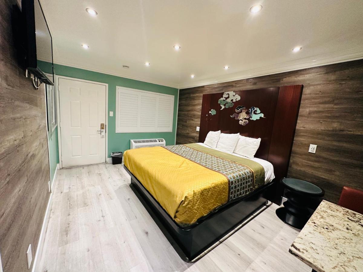 Casa Blanca Inn & Suites וויטייר מראה חיצוני תמונה