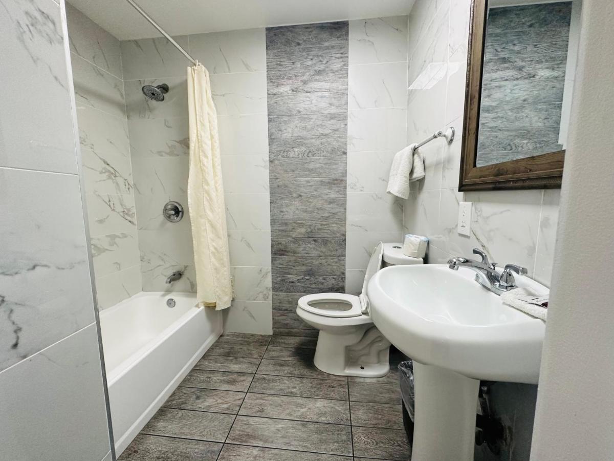 Casa Blanca Inn & Suites וויטייר מראה חיצוני תמונה