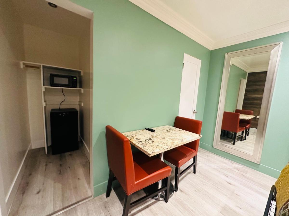 Casa Blanca Inn & Suites וויטייר מראה חיצוני תמונה