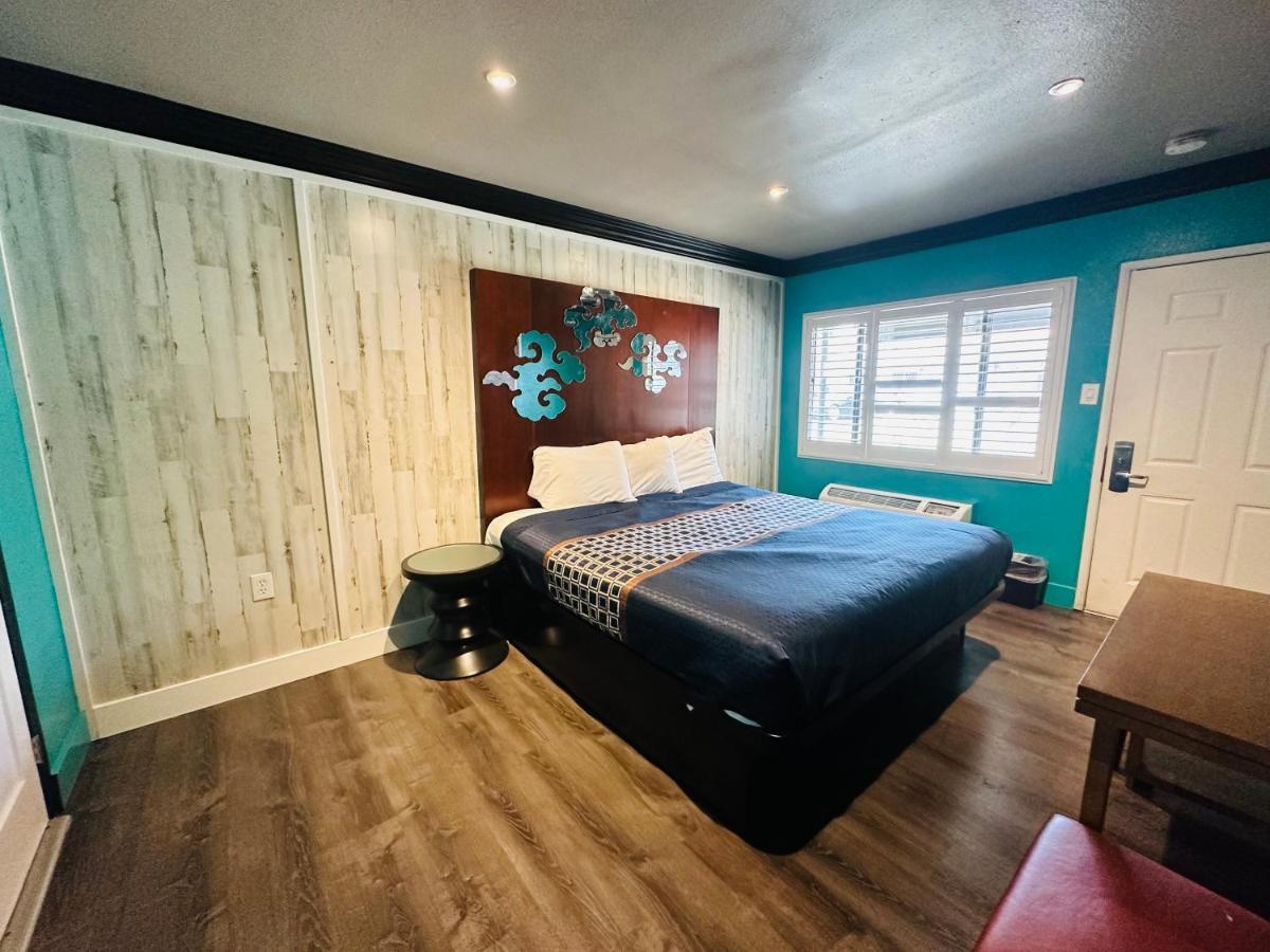 Casa Blanca Inn & Suites וויטייר מראה חיצוני תמונה