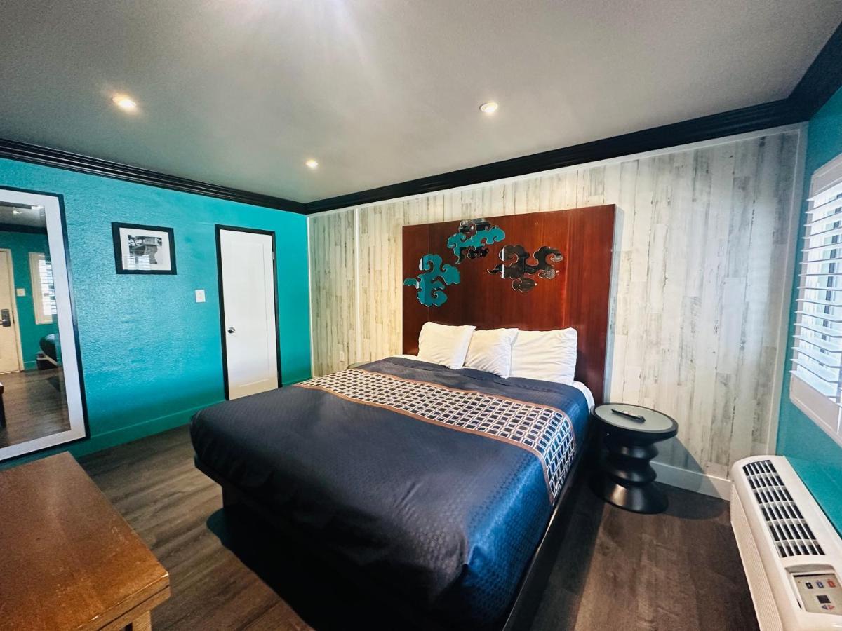 Casa Blanca Inn & Suites וויטייר מראה חיצוני תמונה