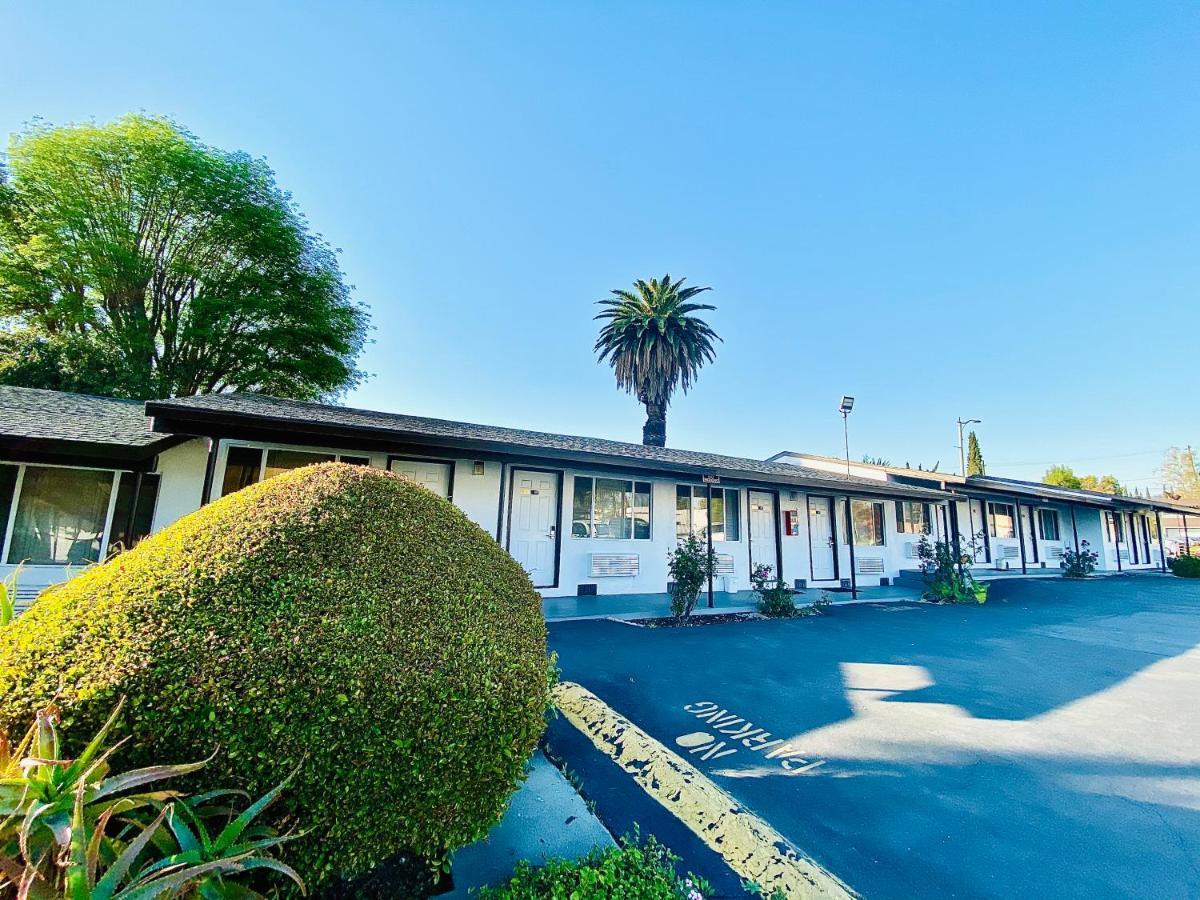 Casa Blanca Inn & Suites וויטייר מראה חיצוני תמונה